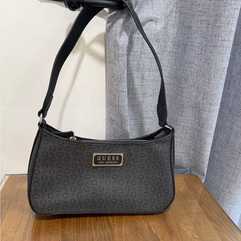 🔥🔥 GUESS Charcoal Logo Shoulder Bag with Black Trim! 🔥🔥